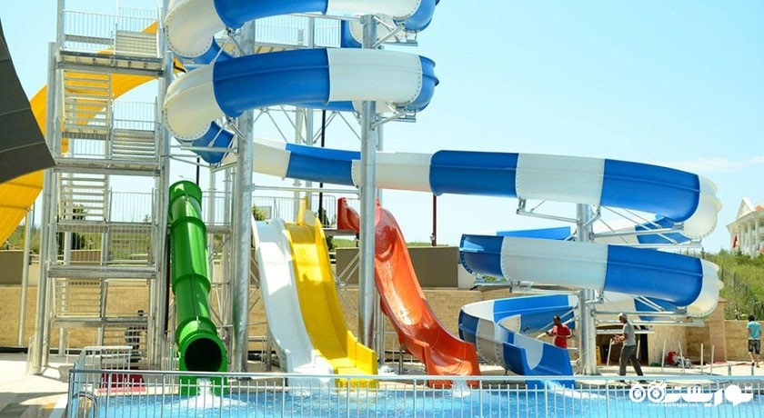 سرسره های مهیج پارک آبی هتل